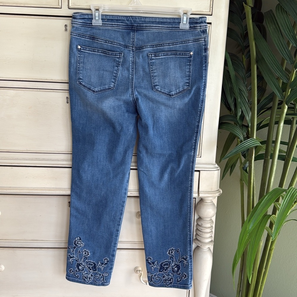 Chicos Perfect Stretch Embroidered Blue Women's Jeans size 0.5 - Picture 4 of 6